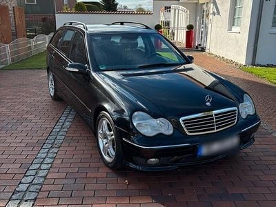 Schwarz Gebraucht 2002 Mercedes C32 AMG AMG Kombi | 12.950 €