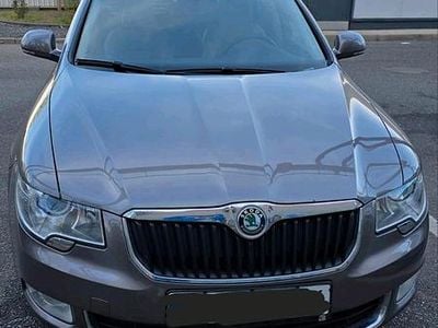 Gebraucht Skoda Superb 125 PS (91 kW) 2012 Gold Kombi