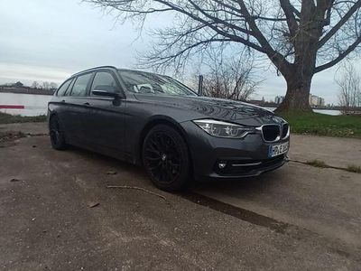 Gebraucht BMW 330 Sport Line 258 PS (189 kW) 2019 Silber Kombi