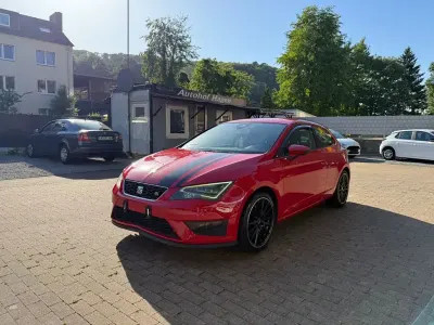 Używany Seat Leon SC FR 179 KM (131 kW) 2013 Czerwony Hatchback
