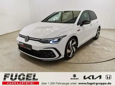 Używany VW Golf VIII GTI 245 KM (180 kW) 2022 Biały Sedan/Limuzyna