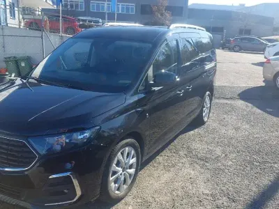 Gebraucht Ford Grand Tourneo Connect Titanium 122 PS (89 kW) 2025 Van / Kleinbus