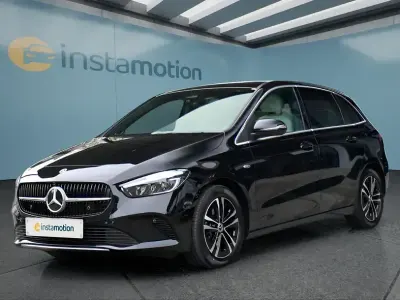 Gebraucht Mercedes B250e 218 PS (160 kW) 2025 Schwarz Van / Kleinbus