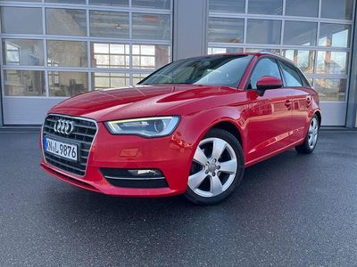 Gebraucht Audi A3 Ambiente 122 PS (89 kW) 2013 Rot Limousine