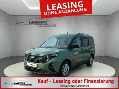 Gebraucht Ford Tourneo Courier Titanium 125 PS (91 kW) 2025 Grün Van / Kleinbus