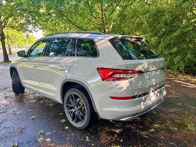 Grau Gebraucht 2019 Skoda Kodiaq SportLine SUV | 28.999 € (Etwas zu teuer)