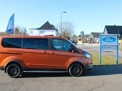 Usado Ford Tourneo Custom Active 170 HP (125 kW) 2023 Laranja Van