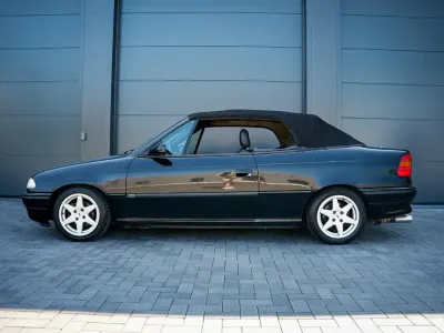 Gebraucht Opel Astra Cabriolet 116 PS (85 kW) 1996 Schwarz Cabrio