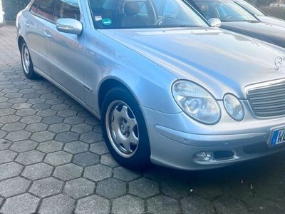 gebraucht Mercedes E200 