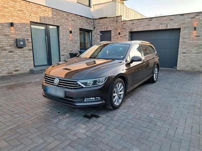 Gebraucht VW Passat 150 PS (110 kW) 2015 Braun Kombi