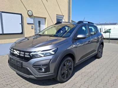 Neu Dacia Sandero Extreme 110 PS (80 kW) 2026 Grau SUV