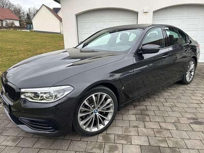 Gebraucht BMW 530e Sport Line 184 PS (135 kW) 2019 Sophistograu brillanteffekt Limousine