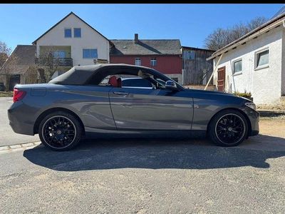 Gebraucht BMW 220 Sport Line 190 PS (139 kW) 2015 Grau Cabrio