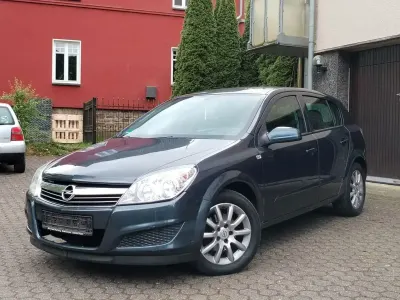 Używany Opel Astra Catch Me 116 KM (85 kW) 2007 Niebieski Sedan/Limuzyna