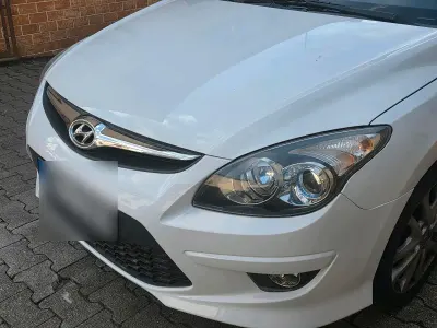 Gebraucht Hyundai i30 116 PS (85 kW) 2010 Weiß Kleinwagen