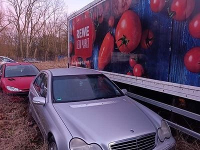Gebraucht Mercedes C220 Avantgarde 143 PS (105 kW) 2000 Limousine