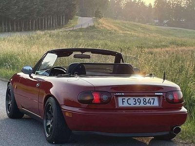 Second-hand Mazda MX5 116 CP (85 kW) 1992 Roșu Cabrio