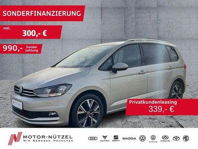 Ivory silver metallic Gebraucht 2024 VW Touran Move Van / Kleinbus | 30.499 € (Guter Preis)