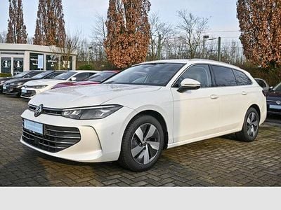 Gebraucht VW Passat Business 150 PS (110 kW) 2024 Oryxweiß perlmutteffekt Kombi