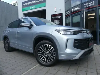 Gebraucht VW Tayron Life 150 PS (110 kW) 2025 Silber SUV