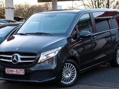 Mercedes V220