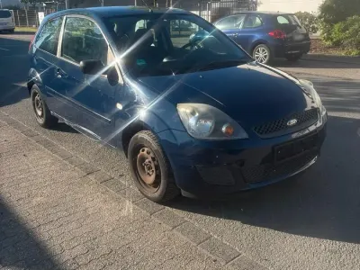 Second-hand Ford Fiesta 60 CP (44 kW) 2008 Albastru Hatchback