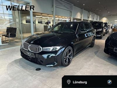 Saphirschwarz (schwarz) Neu 2025 BMW 320 M Sport Kombi | 53.990 € (Guter Preis)
