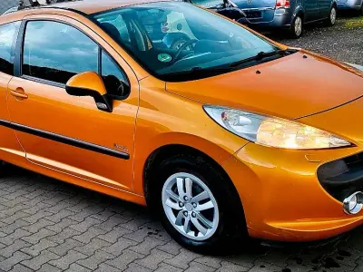 Gebraucht Peugeot 207 Urban Move 95 PS (69 kW) 2008 Orange Kleinwagen