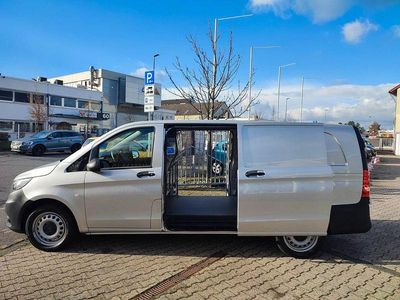 Silber Gebraucht 2021 Mercedes Vito Van | 27.900 € (Guter Preis)