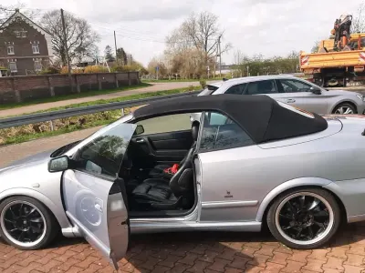 Gebraucht Opel Astra Cabriolet 147 PS (108 kW) 2001 Silber Cabrio