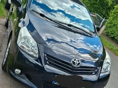 Gebraucht Toyota Verso Travel 150 PS (110 kW) 2012 Schwarz Van / Kleinbus
