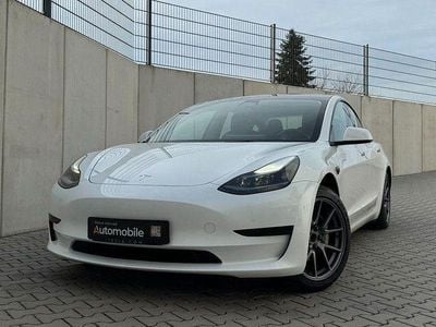 Weiß Gebraucht 2022 Tesla Model 3 Standard Range Limousine | 20.800 € (Fairer Preis)