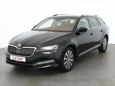Gebraucht Skoda Superb Style 190 PS (139 kW) 2023 Blackmagic perleffekt Kombi