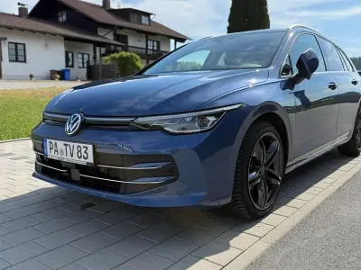 Gebraucht VW Golf VIII Style 150 PS (110 kW) 2024 Blau Kombi