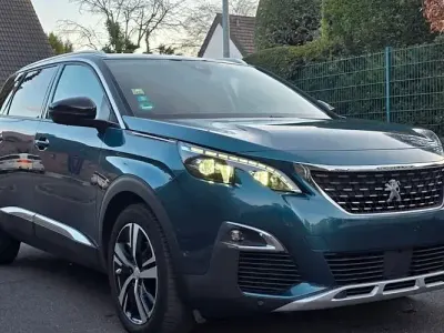 Gebraucht Peugeot 5008 Allure 130 PS (95 kW) 2017 Blau SUV