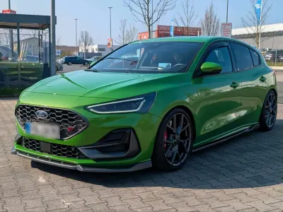Gebraucht Ford Focus ST 280 PS (205 kW) 2023 Grün Limousine