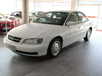 Occasion Opel Omega Selection 144 PK (105 kW) 2001 Wit Sedan