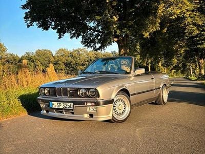 Silber Gebraucht 1989 BMW 325 Cabriolet Cabrio | 21.000 €