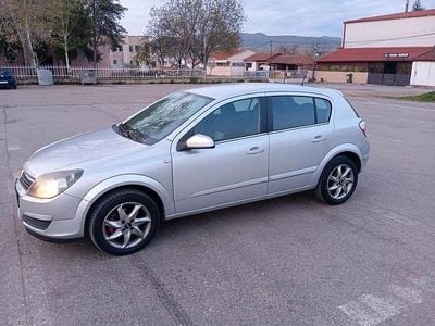 Usata Opel Astra 105 CV (77 kW) 2005 Argento Utilitaria