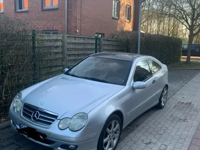 Gebraucht Mercedes C180 143 PS (105 kW) 2005 Silber Coupé