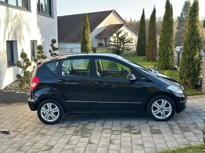 Gebraucht Mercedes A160 Avantgarde 95 PS (69 kW) 2011 Schwarz Kleinwagen