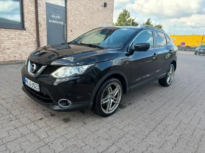 Gebraucht Nissan Qashqai 136 PS (100 kW) 2016 Schwarz SUV