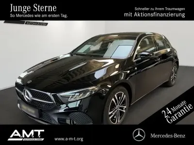 Gebraucht Mercedes A200 Advanced 163 PS (119 kW) 2023 Lack kosmosschwarz Limousine