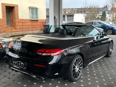 Gebraucht Mercedes C180 AMG 156 PS (114 kW) 2019 Schwarz Cabrio