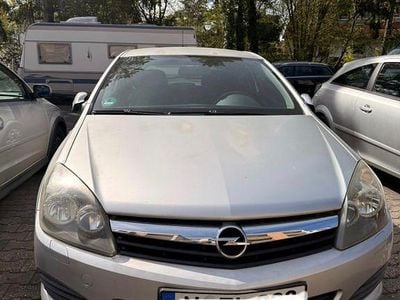 Gebraucht Opel Astra 103 PS (75 kW) 2006 Silber Coupé