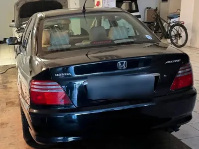 Gebraucht Honda Accord 136 PS (100 kW) 2002 Schwarz Limousine