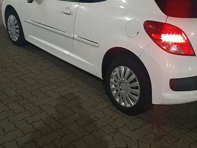 Gebraucht Peugeot 207 Sport 73 PS (53 kW) 2011 Weiß Kleinwagen