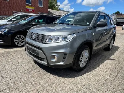 Gebraucht Suzuki Vitara Club 120 PS (88 kW) 2017 Grau SUV