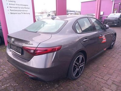 Gebraucht Alfa Romeo Giulia Sprint 160 PS (117 kW) 2020 Girgio vesuvio metallic girgio vesuvio metallic Limousine