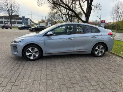 Gebraucht Hyundai Ioniq Trend 88 kW (120 PS) 2016 Grau Kleinwagen